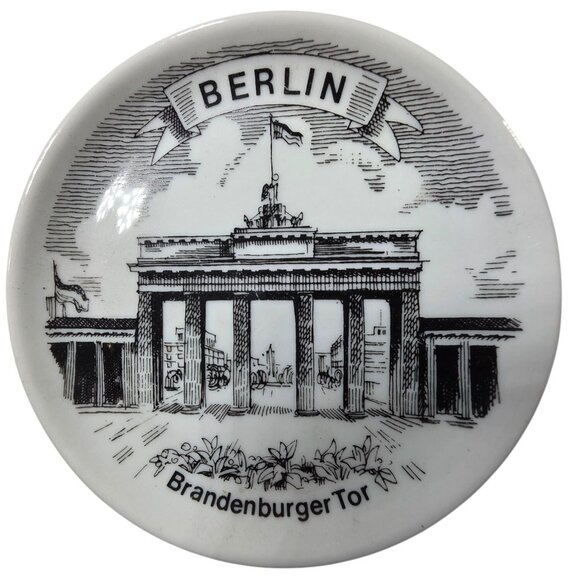 Set Of 4 Vtg Berlin Souvenir coasters trinket dishes Germany landmarks HLR - Picture 4 of 7
